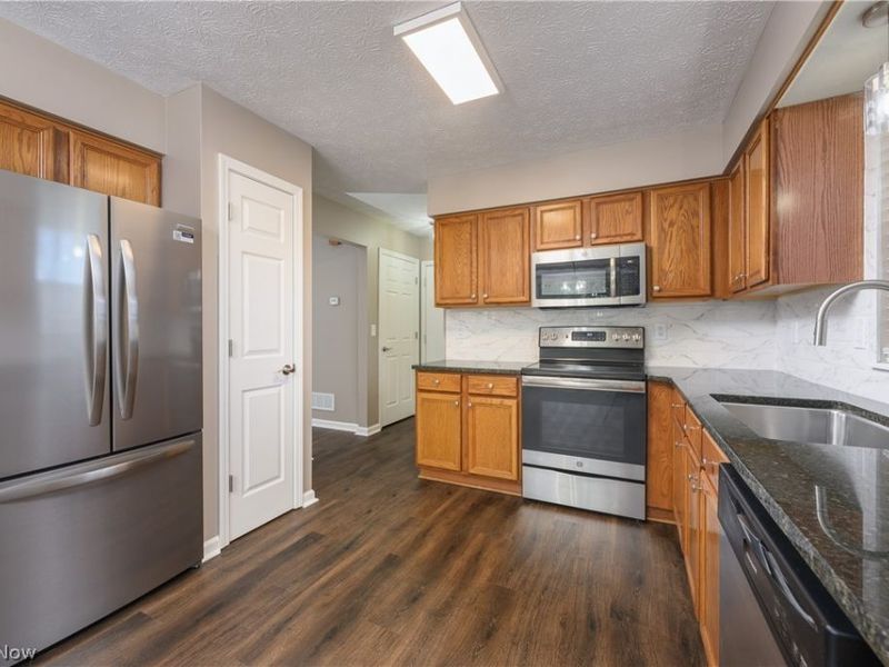 3025 Lamb Drive, Coventry, OH 44319 Photo 13