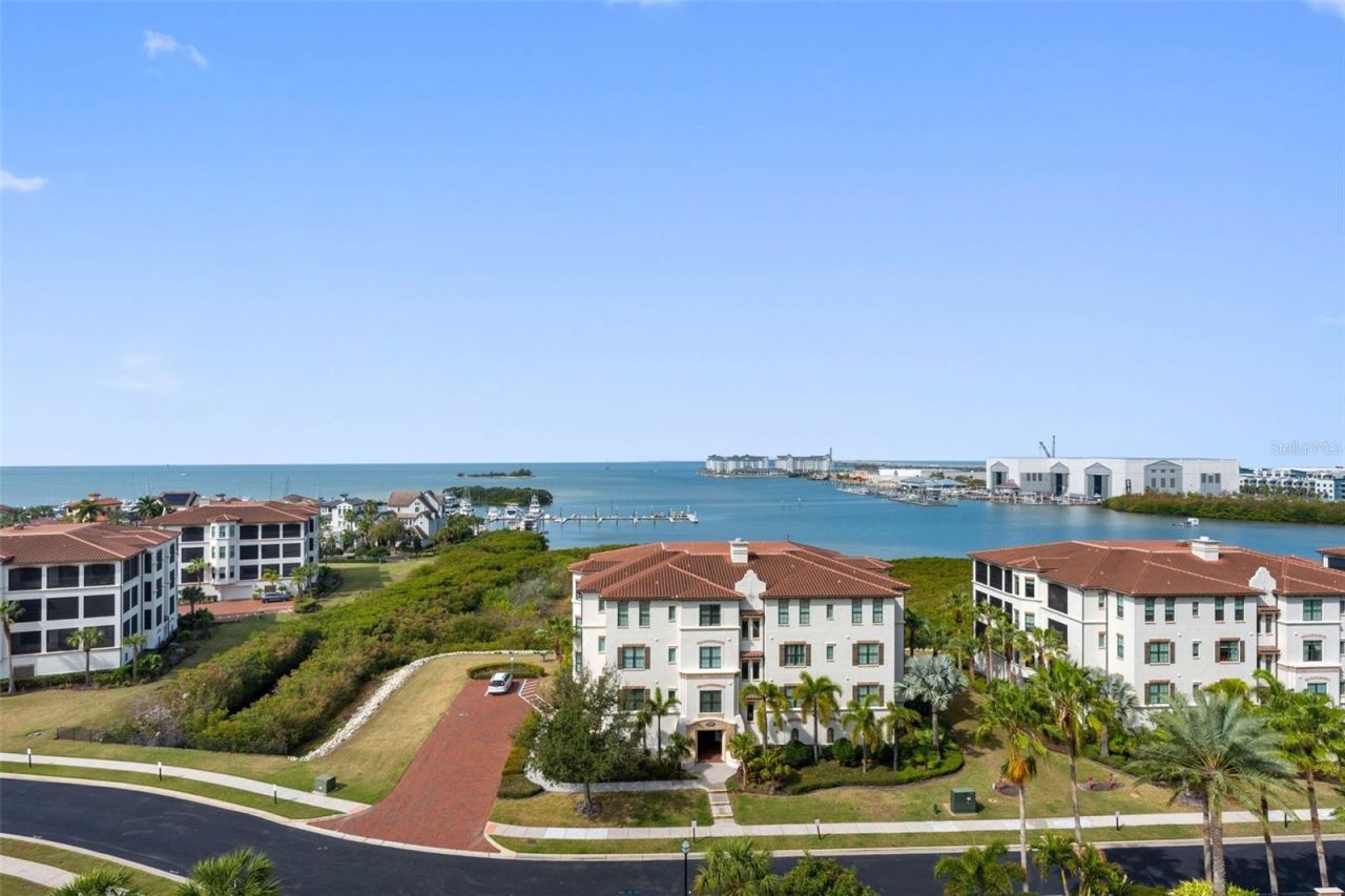 5823 Bowen Daniel Drive, Unit 901, Tampa, FL 33616 Photo