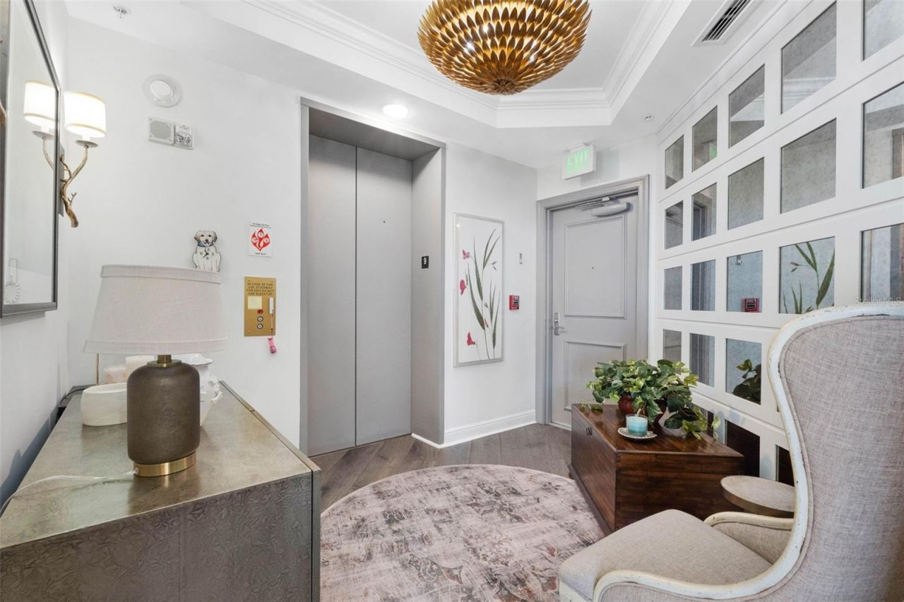 5823 Bowen Daniel Drive, Unit 901, Tampa, FL 33616 Photo