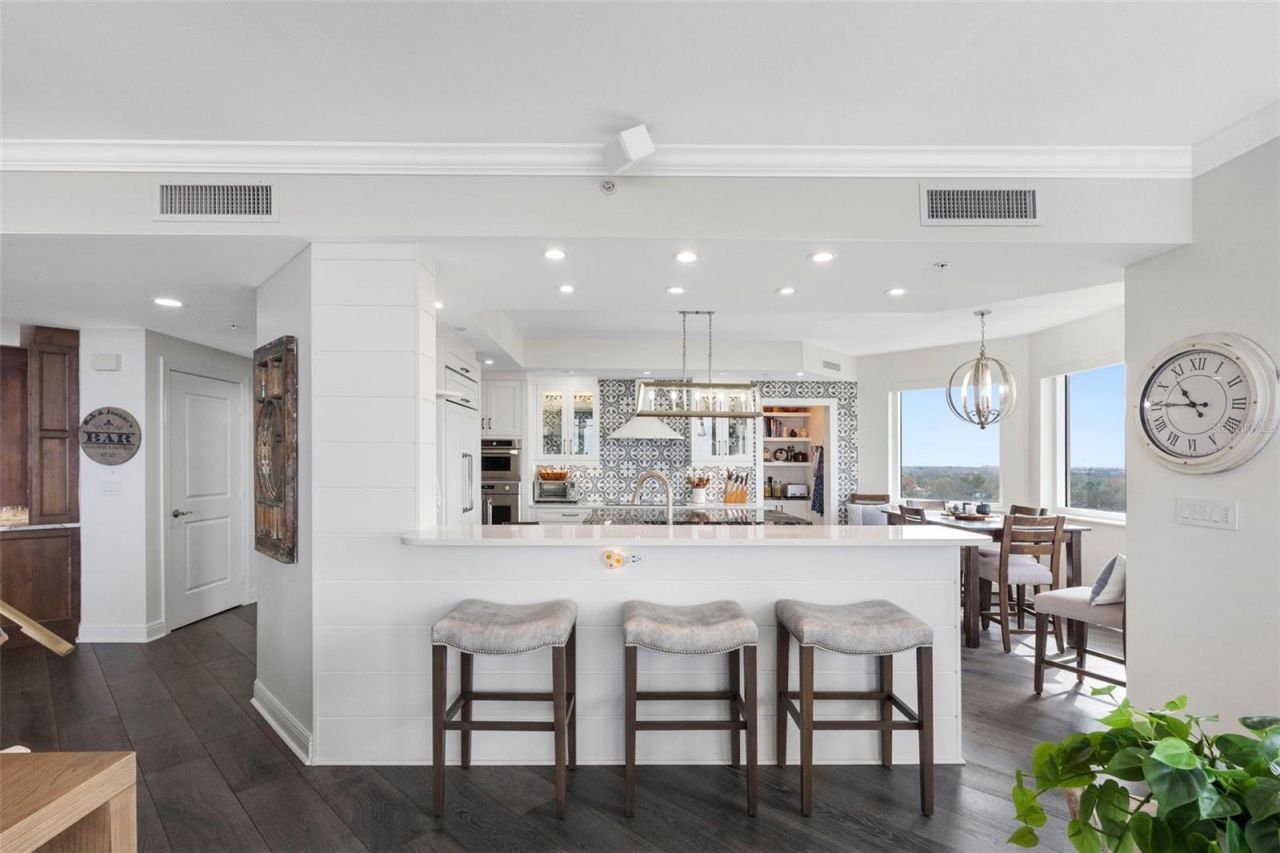 5823 Bowen Daniel Drive, Unit 901, Tampa, FL 33616 Photo