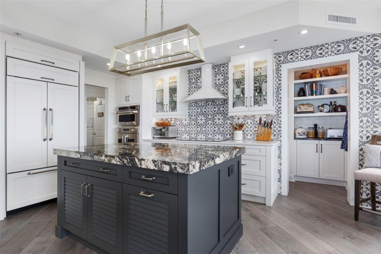 5823 Bowen Daniel Drive, Unit 901, Tampa, FL 33616 Photo