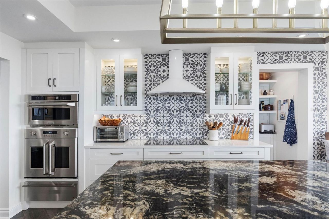 5823 Bowen Daniel Drive, Unit 901, Tampa, FL 33616 Photo