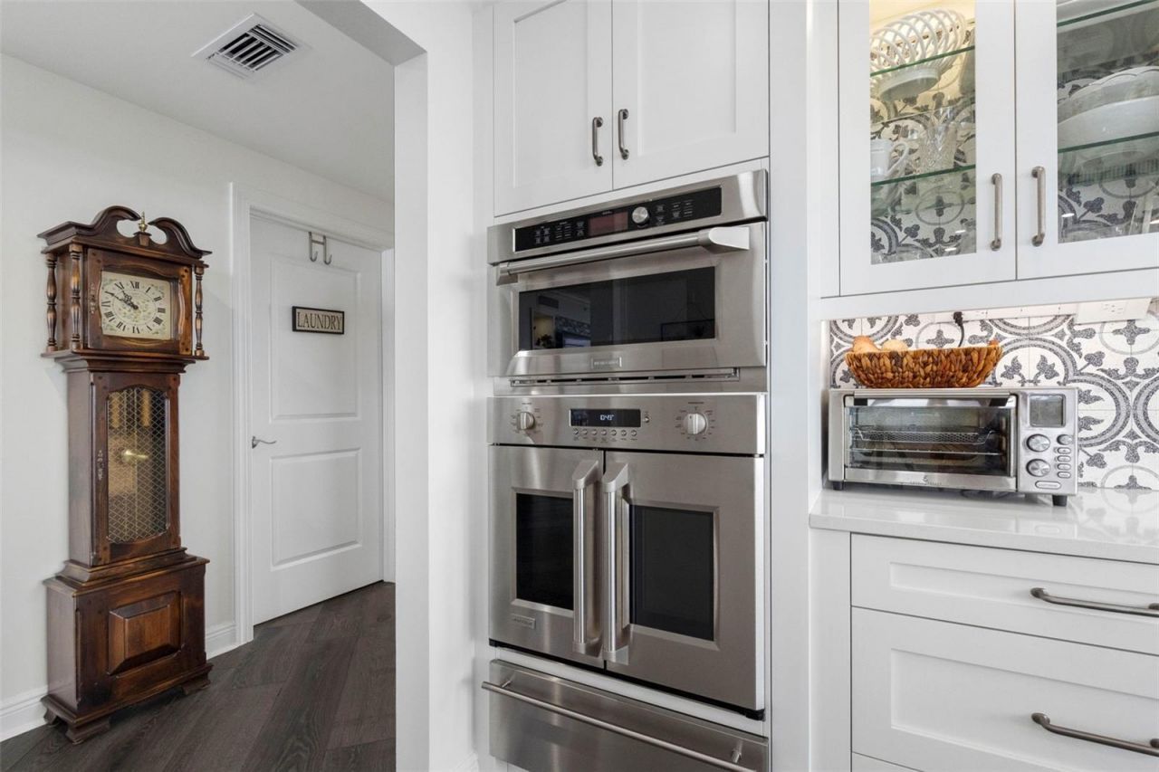 5823 Bowen Daniel Drive, Unit 901, Tampa, FL 33616 Photo