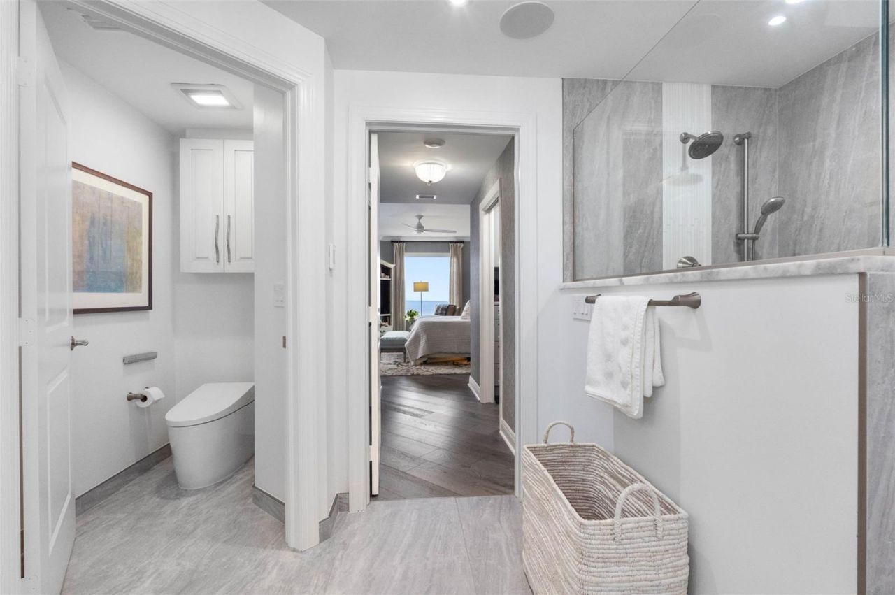 5823 Bowen Daniel Drive, Unit 901, Tampa, FL 33616 Photo