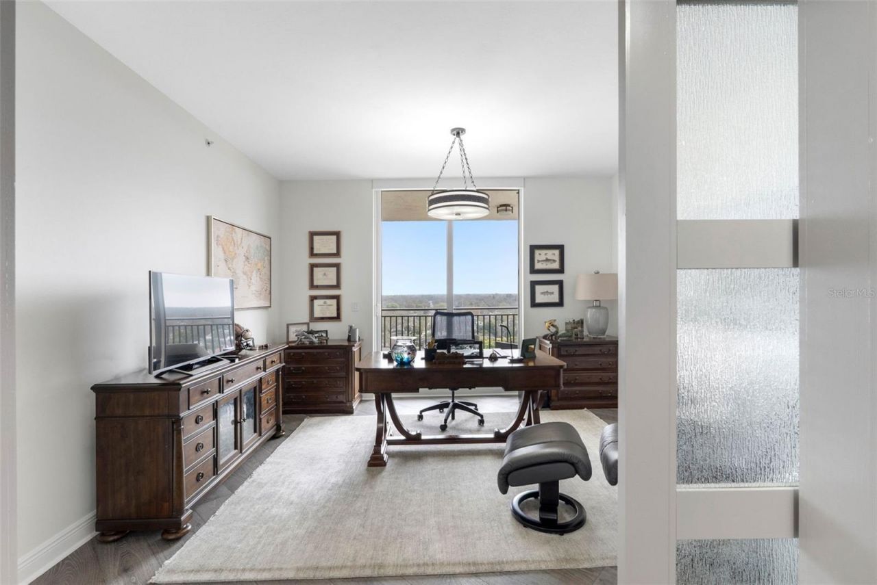 5823 Bowen Daniel Drive, Unit 901, Tampa, FL 33616 Photo