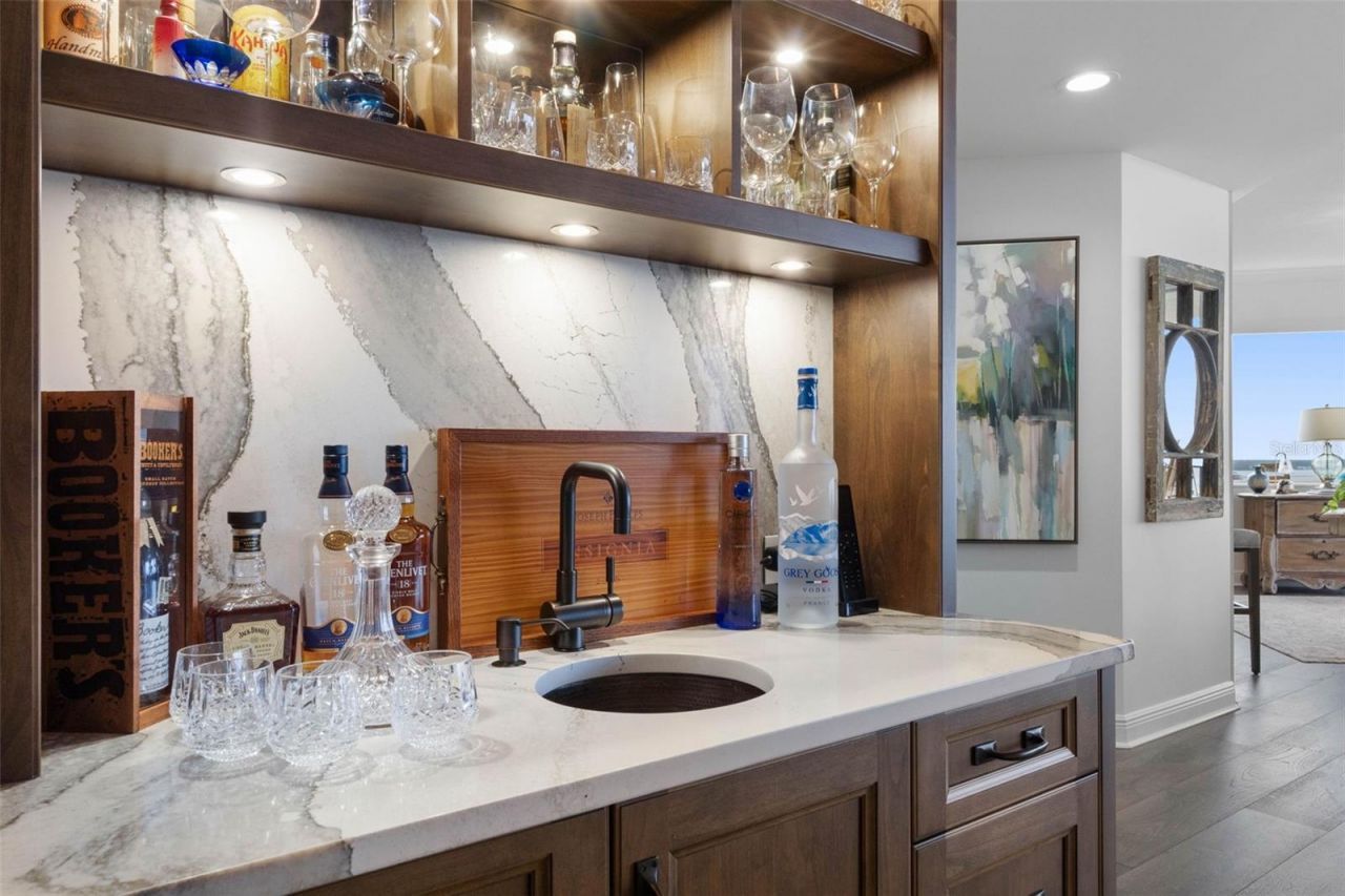 5823 Bowen Daniel Drive, Unit 901, Tampa, FL 33616 Photo