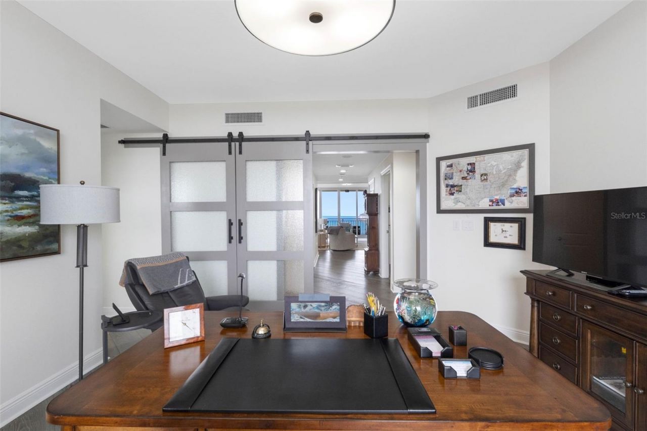 5823 Bowen Daniel Drive, Unit 901, Tampa, FL 33616 Photo