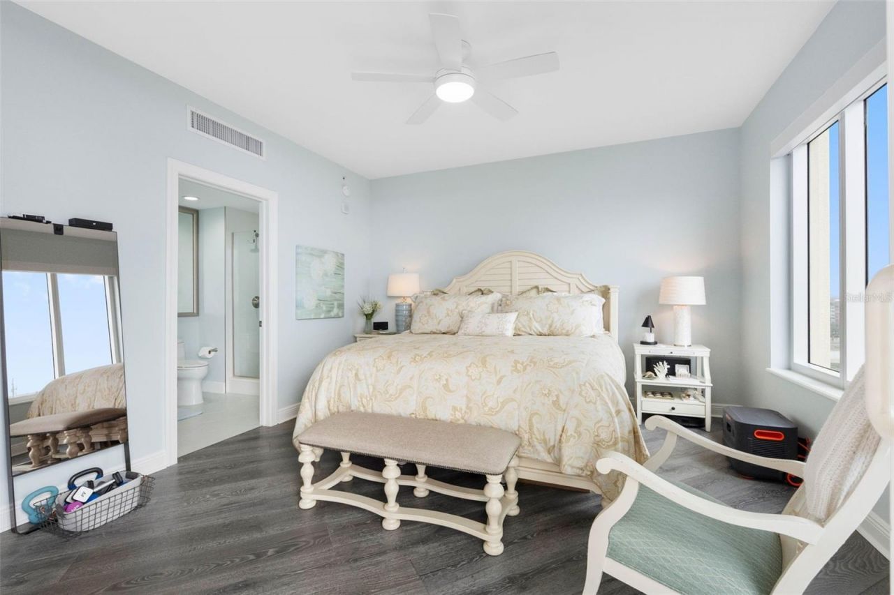 5823 Bowen Daniel Drive, Unit 901, Tampa, FL 33616 Photo