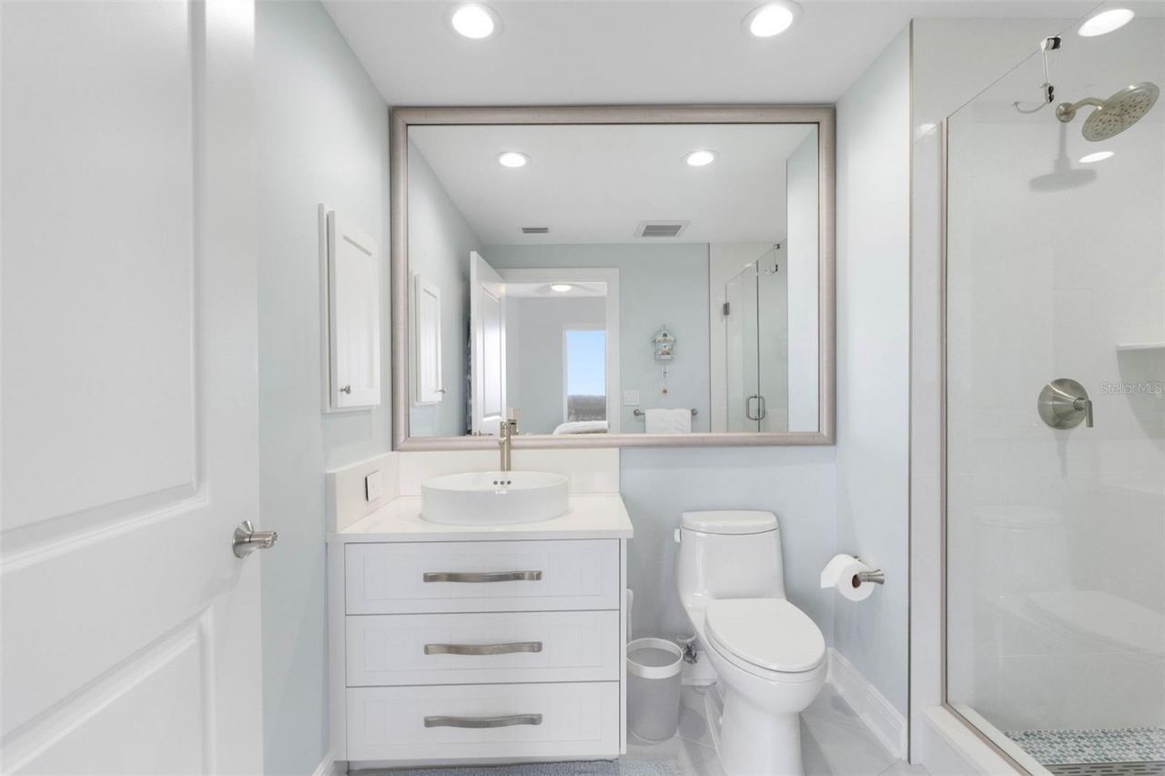 5823 Bowen Daniel Drive, Unit 901, Tampa, FL 33616 Photo