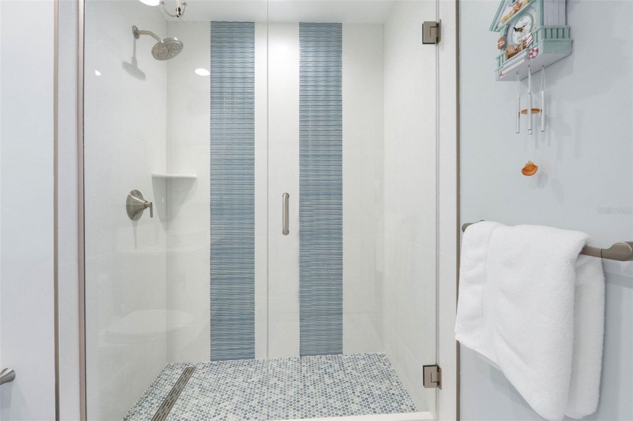 5823 Bowen Daniel Drive, Unit 901, Tampa, FL 33616 Photo