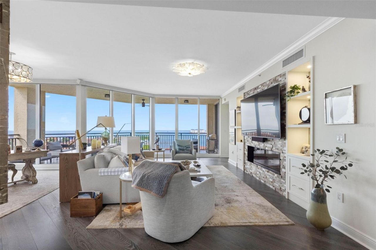 5823 Bowen Daniel Drive, Unit 901, Tampa, FL 33616 Photo