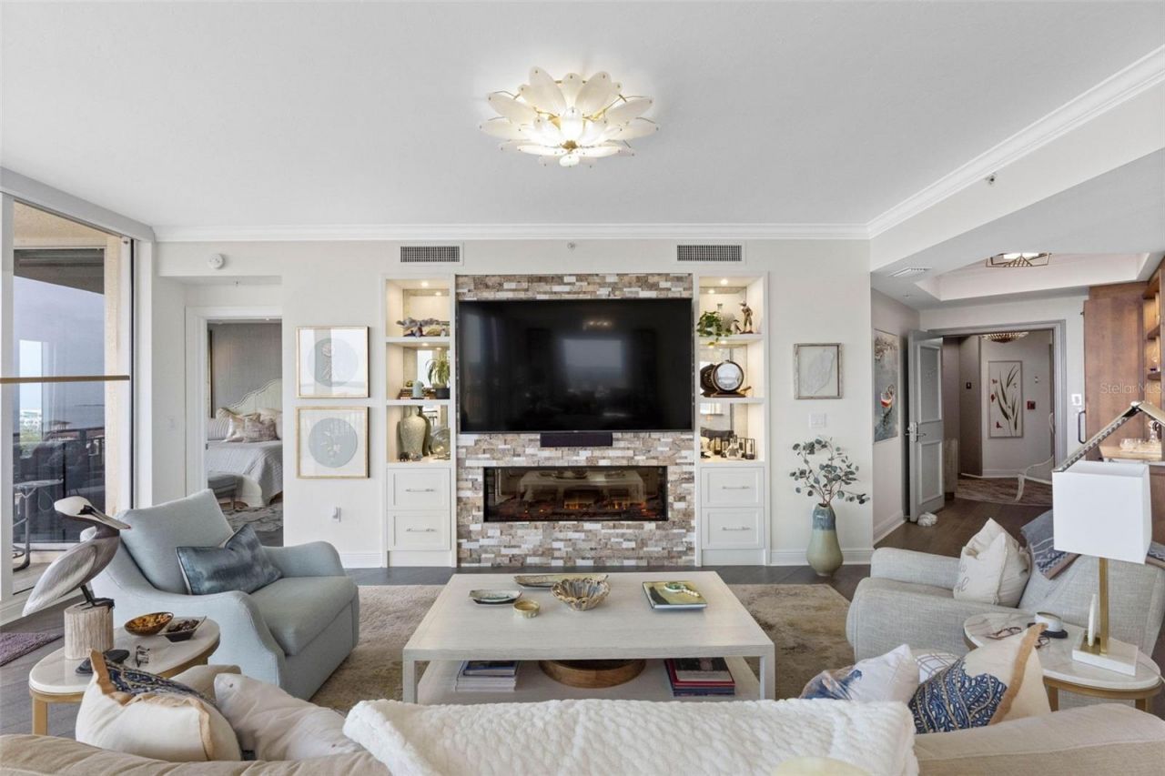 5823 Bowen Daniel Drive, Unit 901, Tampa, FL 33616 Photo