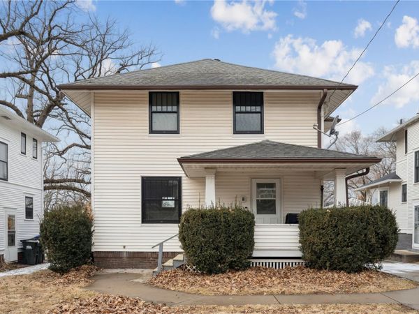 511 S Lucas St , Iowa City, IA 52240