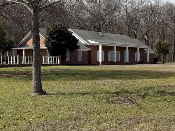 2110 Carol , Greenville, MS 38703