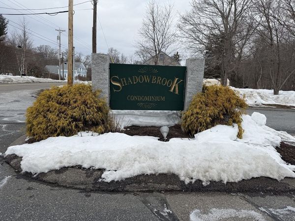 9 Shadowbrook Ln, Unit 1, Milford, MA 01757
