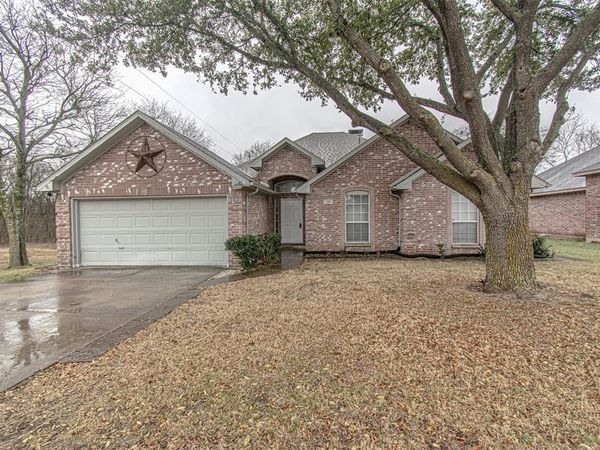 348 Craddock Drive, Glenn Heights, TX 75154