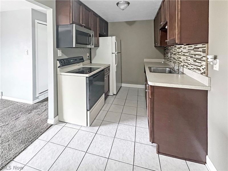 9640 Cove Drive, Unit A-36, North Royalton, OH 44133 Photo 7