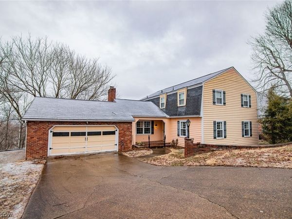 32 Ashwood Place , Vienna, WV 26105