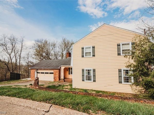 32 Ashwood Place, Vienna, WV 26105