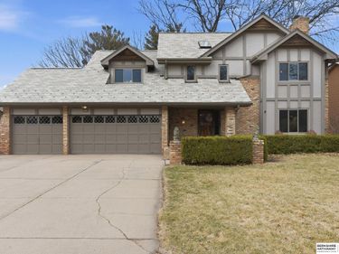 15724 Leavenworth Street, Omaha, NE 68118