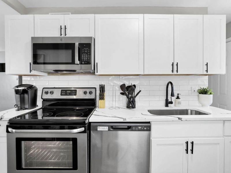 3237 E 12th Avenue , Columbus, OH 43219 Photo 13