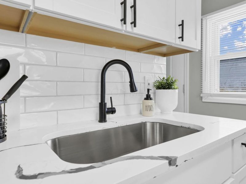 3237 E 12th Avenue , Columbus, OH 43219 Photo 16