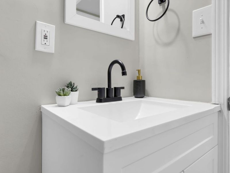 3237 E 12th Avenue , Columbus, OH 43219 Photo 21