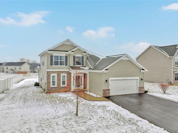 29 Etherington Crescent , Churchville, NY 14428