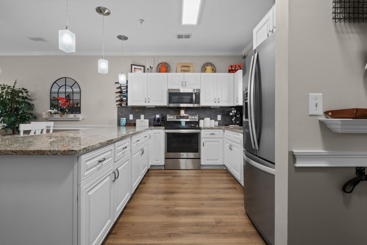 4851 Carnation Circle  Photo 6