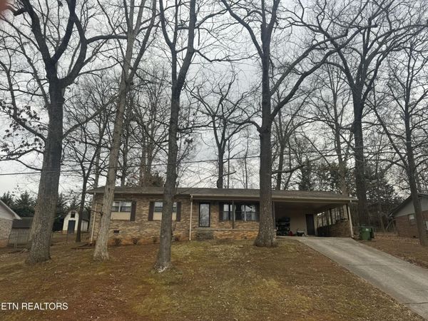 1808 E Alpine Drive, Maryville, TN 37804