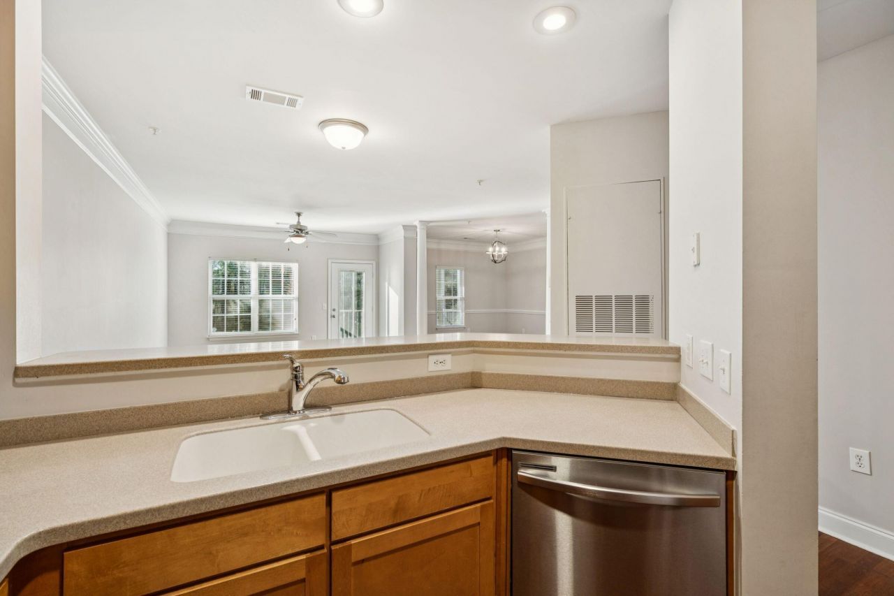 1515 Basildon Road Photo 10