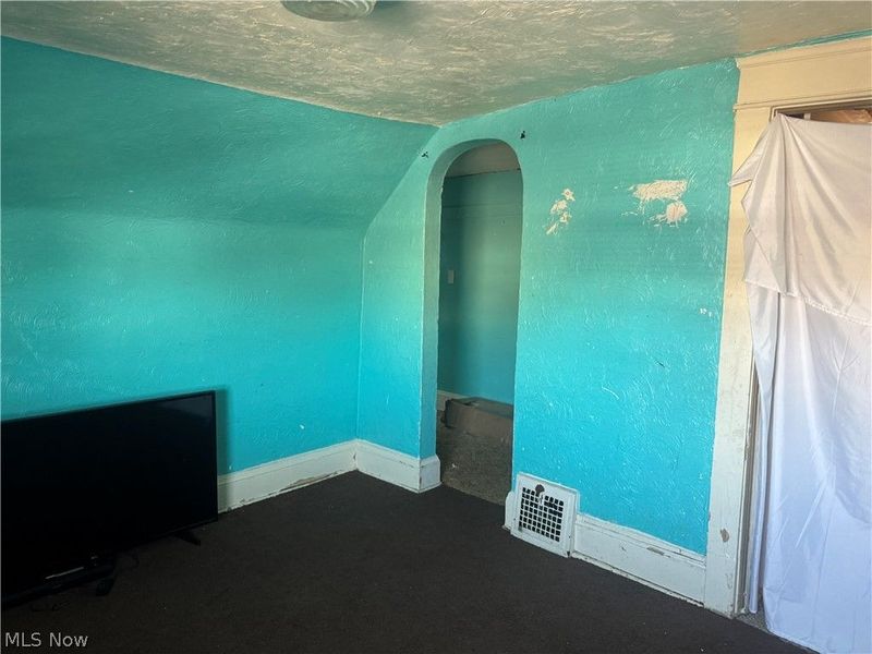 7916 Maryland Avenue, Cleveland, OH 44105 Photo 12