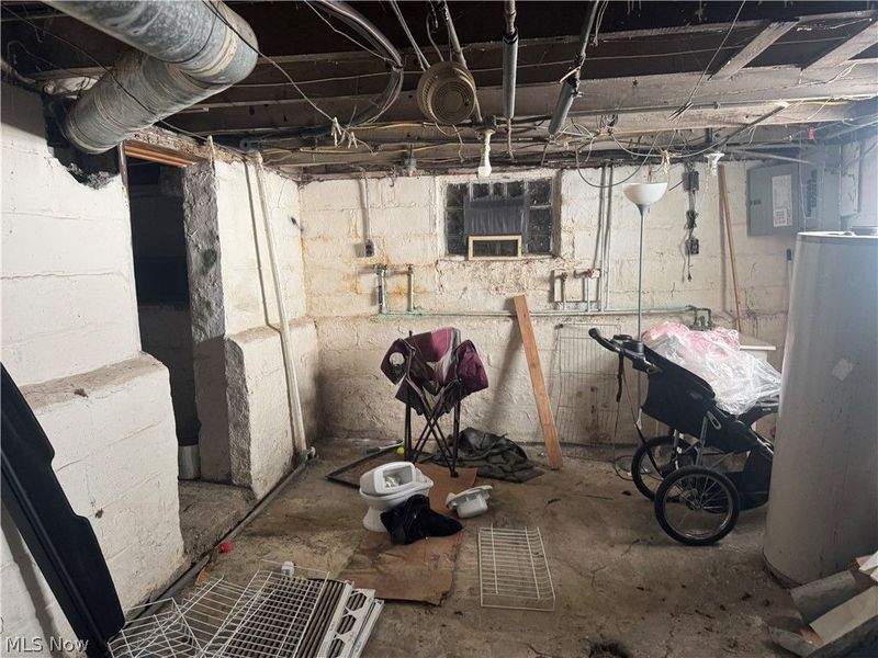 7916 Maryland Avenue, Cleveland, OH 44105 Photo 19