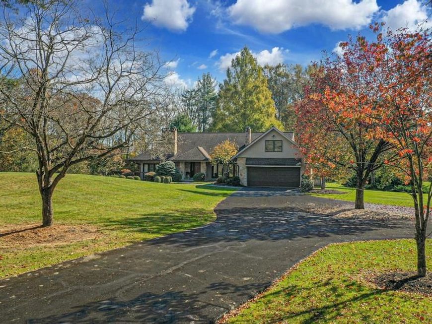 1588 Saucon Valley Road, Bethlehem, PA 18015 Main Photo