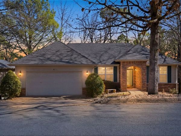 6 E Williamsburg Lane , Bella Vista, AR 72715