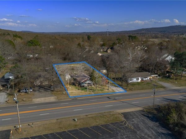 390 S Crossover Road , Fayetteville, AR 72701