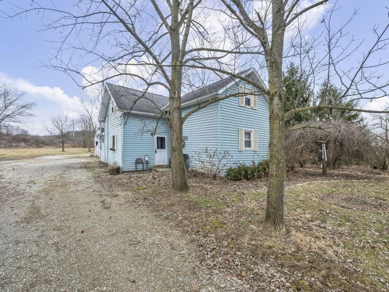 1602 Troy Road , Delaware, OH 43015 Photo 2