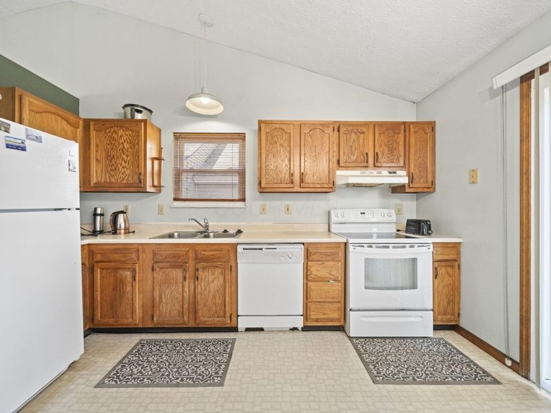 3420 Whisper Creek Drive, Columbus, OH 43231 Photo 15