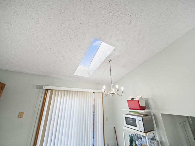 3420 Whisper Creek Drive, Columbus, OH 43231 Photo 24