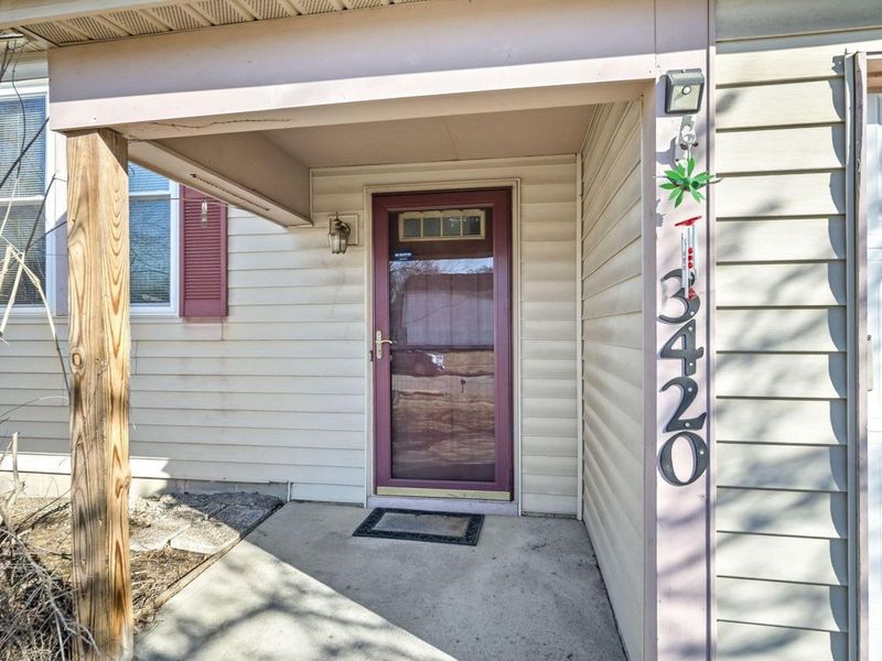 3420 Whisper Creek Drive, Columbus, OH 43231 Photo 9