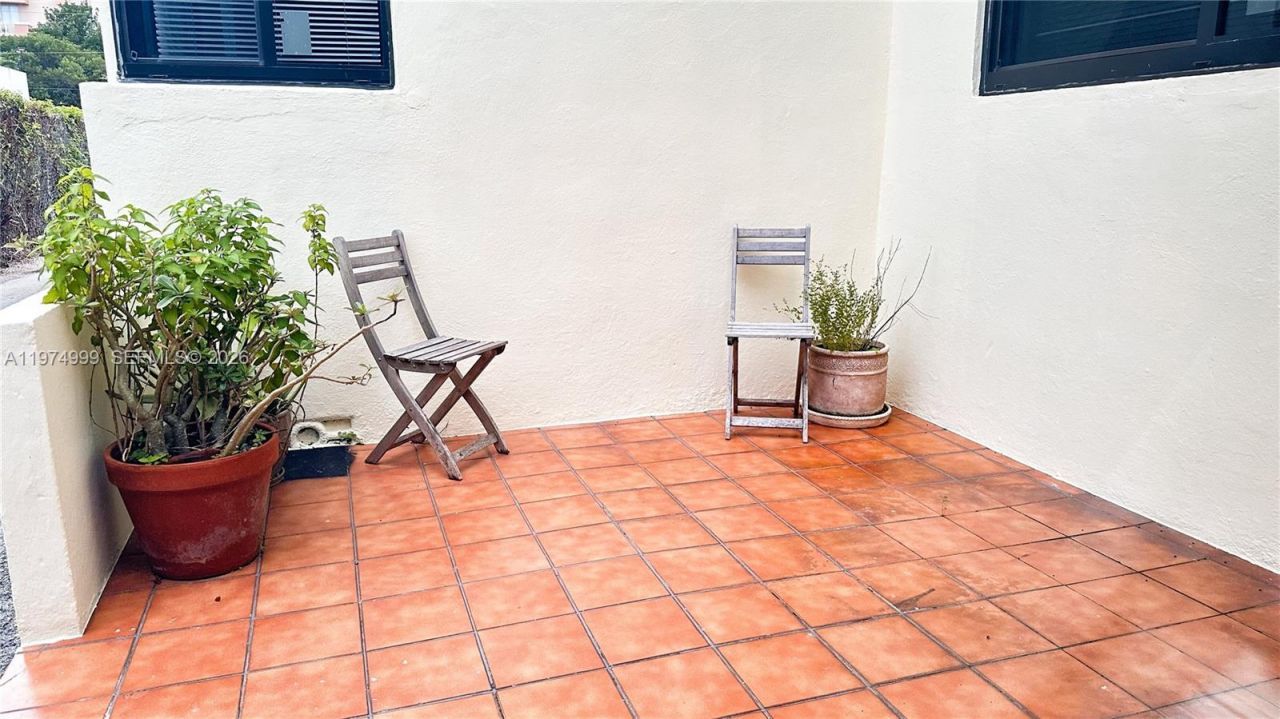 320 SW 29th Rd, Unit 1, Miami, FL 33129 Photo