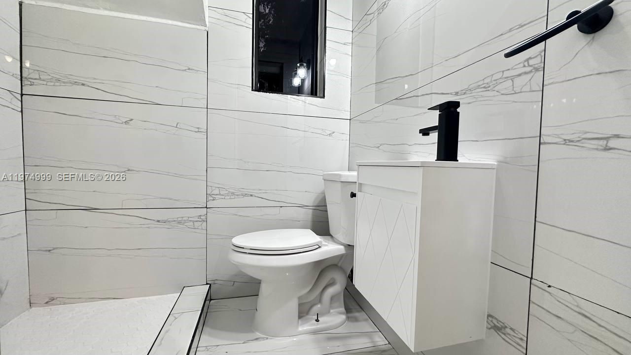 320 SW 29th Rd, Unit 1, Miami, FL 33129 Photo