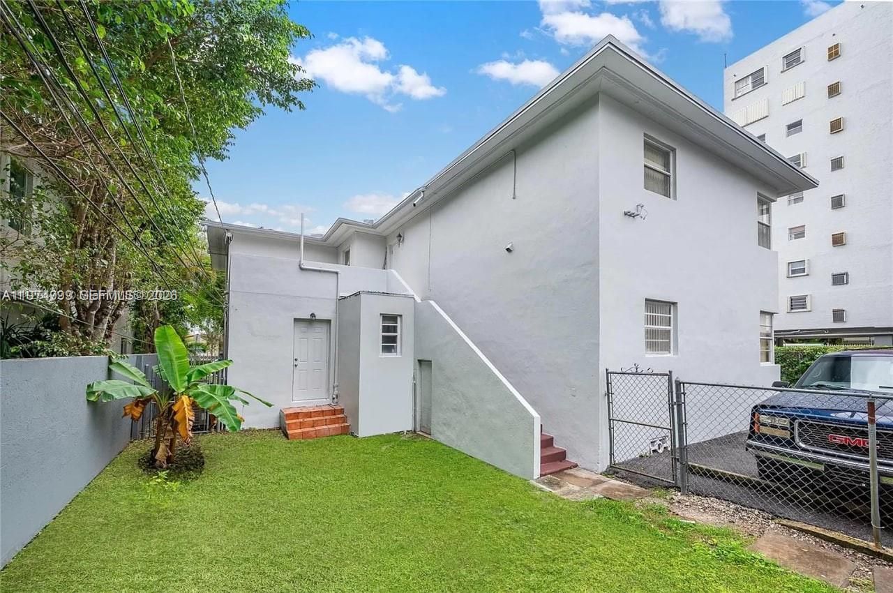 320 SW 29th Rd, Unit 1, Miami, FL 33129 Photo