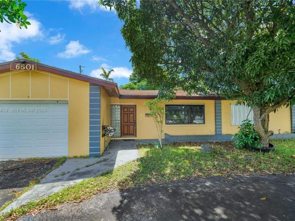 16501 SW 102nd Ct, Miami, FL 33157
