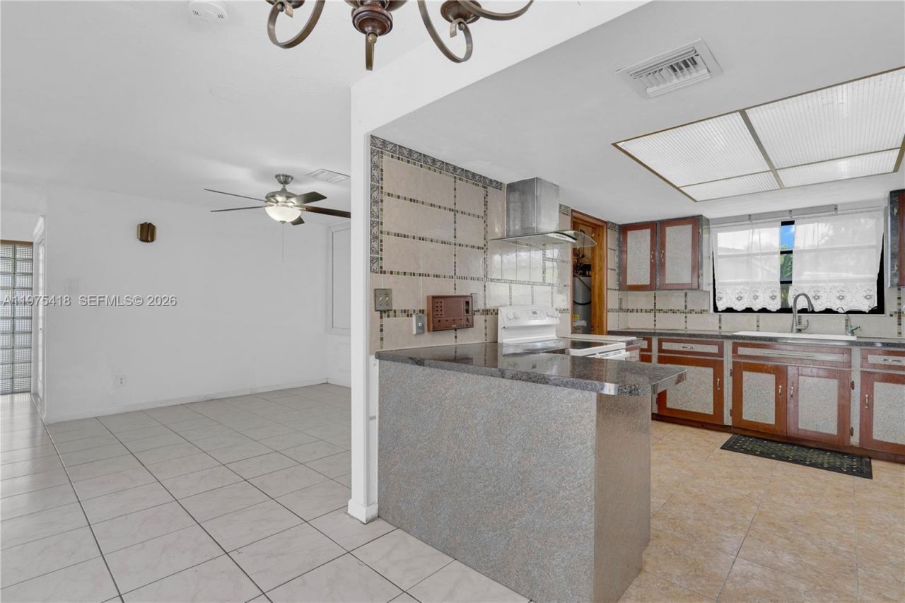 16501 SW 102nd Ct, Miami, FL 33157 Photo
