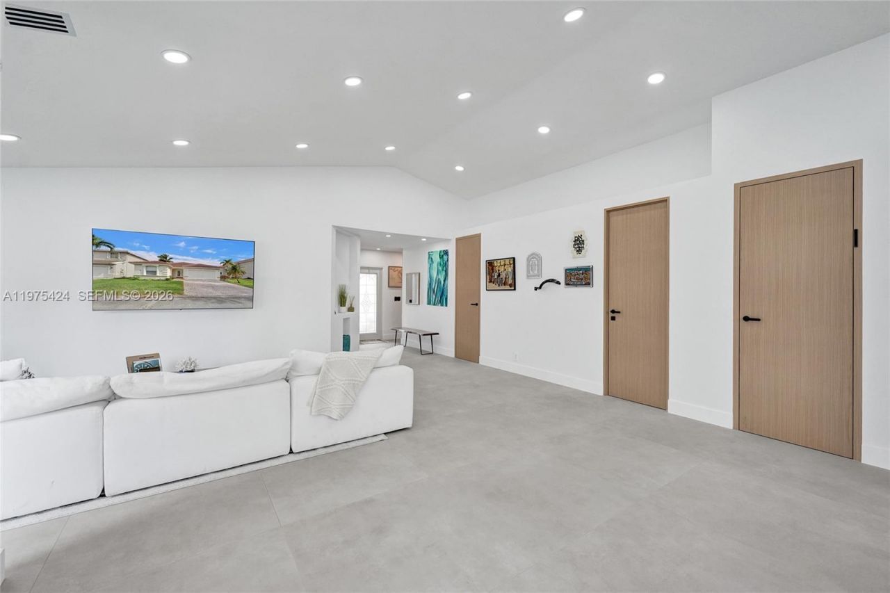 3371 SW 51st St , Hollywood, FL 33312 Photo