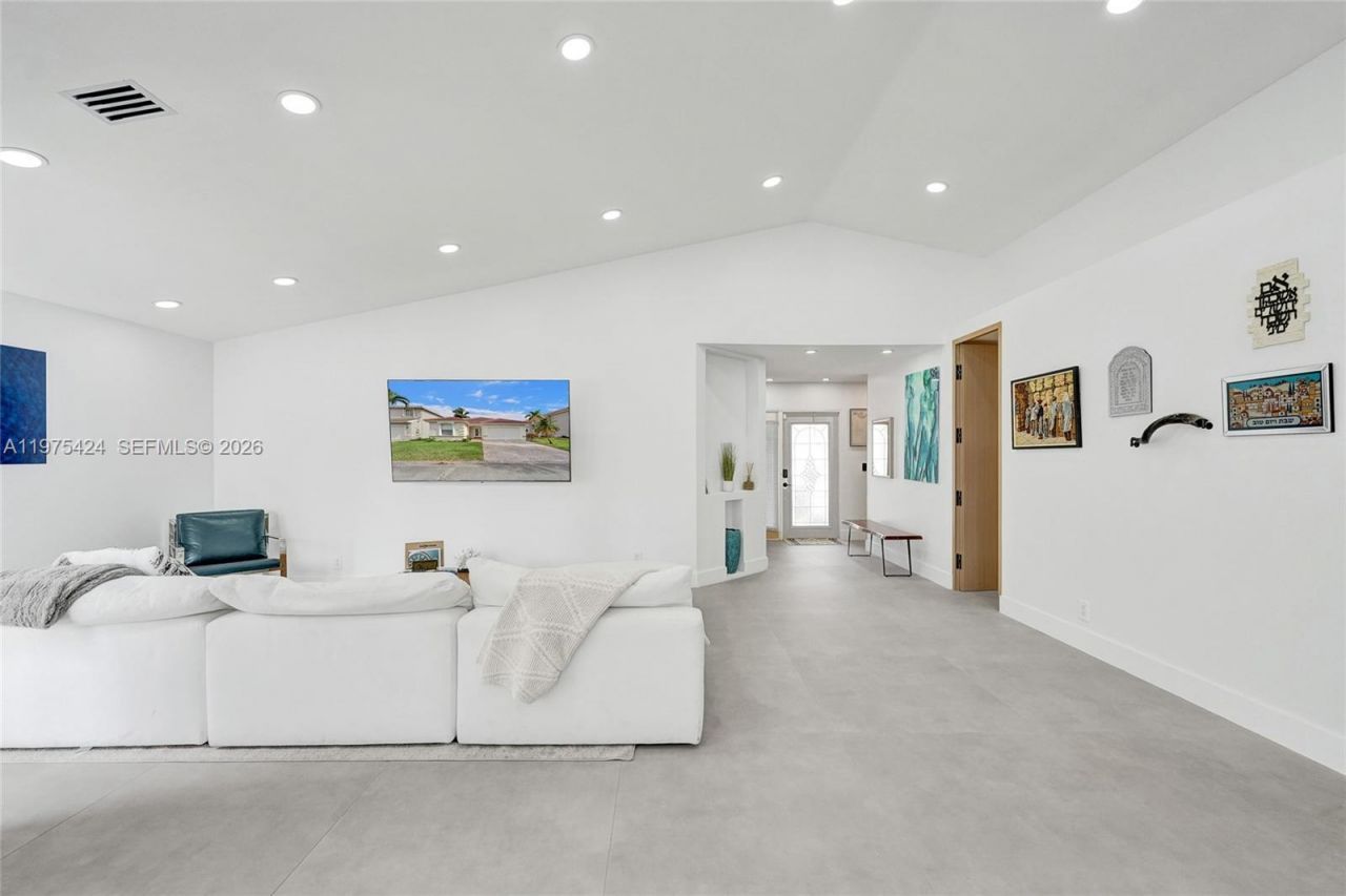 3371 SW 51st St , Hollywood, FL 33312 Photo