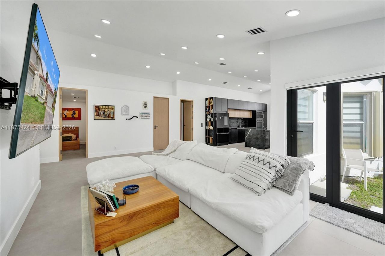 3371 SW 51st St , Hollywood, FL 33312 Photo