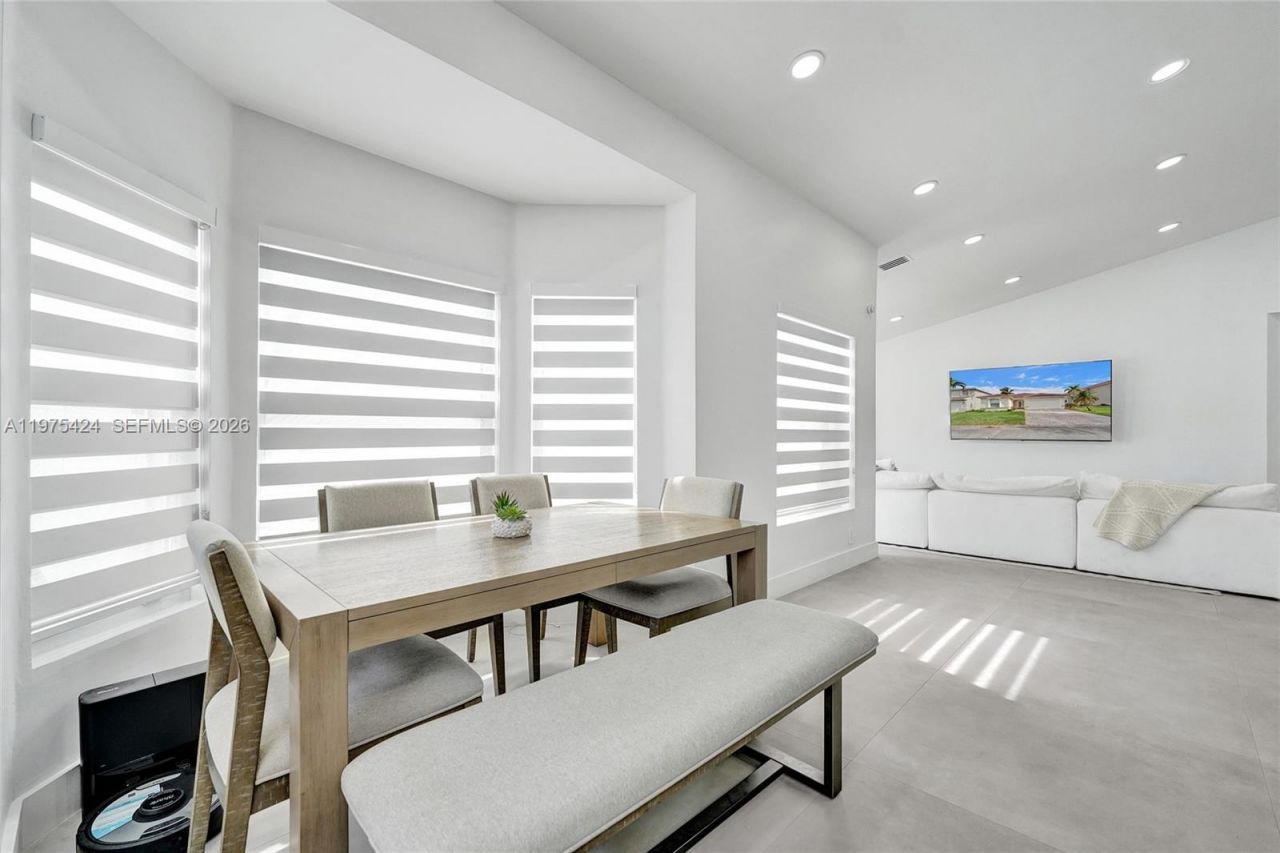 3371 SW 51st St , Hollywood, FL 33312 Photo