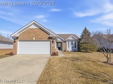 26442 St Clair Drive, Brownstown Twp, MI 48134